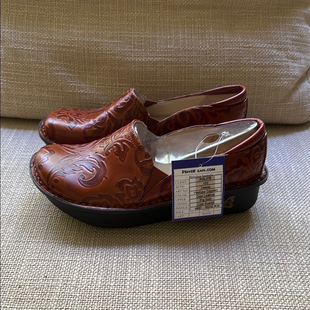 Algeria Brown Leather Slip-On Loafers with Classic Design; healthcare shoes
